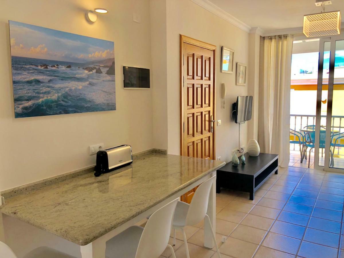 Apartamentos El Faro 푸에르토나오스 외부 사진