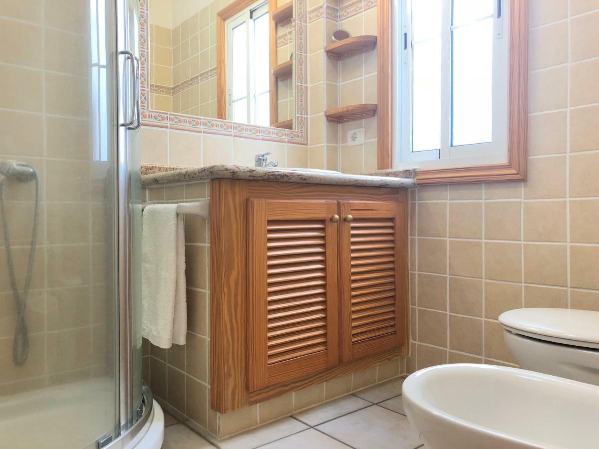 Apartamentos El Faro 푸에르토나오스 외부 사진