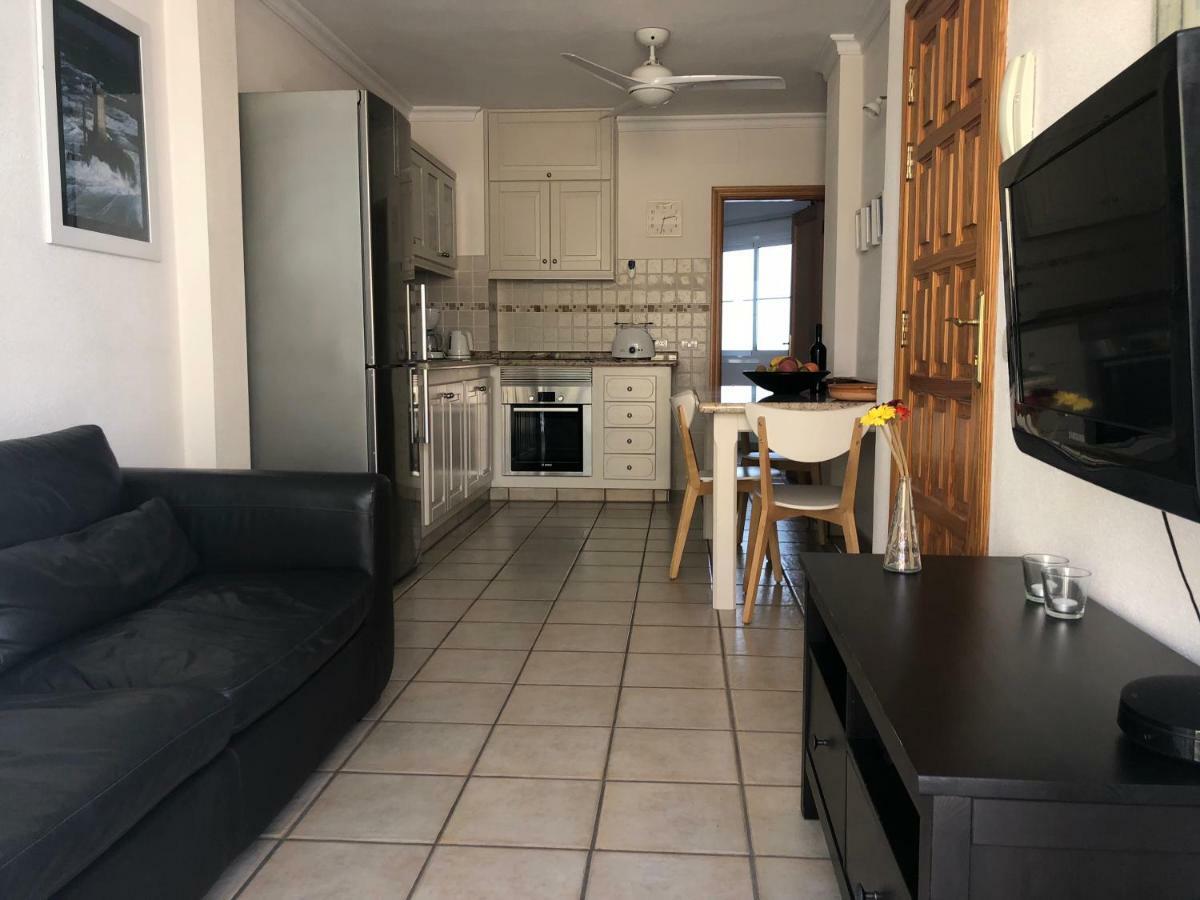 Apartamentos El Faro 푸에르토나오스 외부 사진